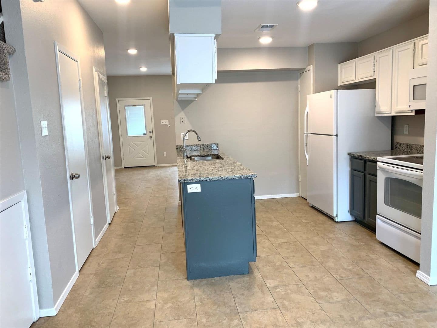 Coppell Townhome: 214 Samuel Boulevard