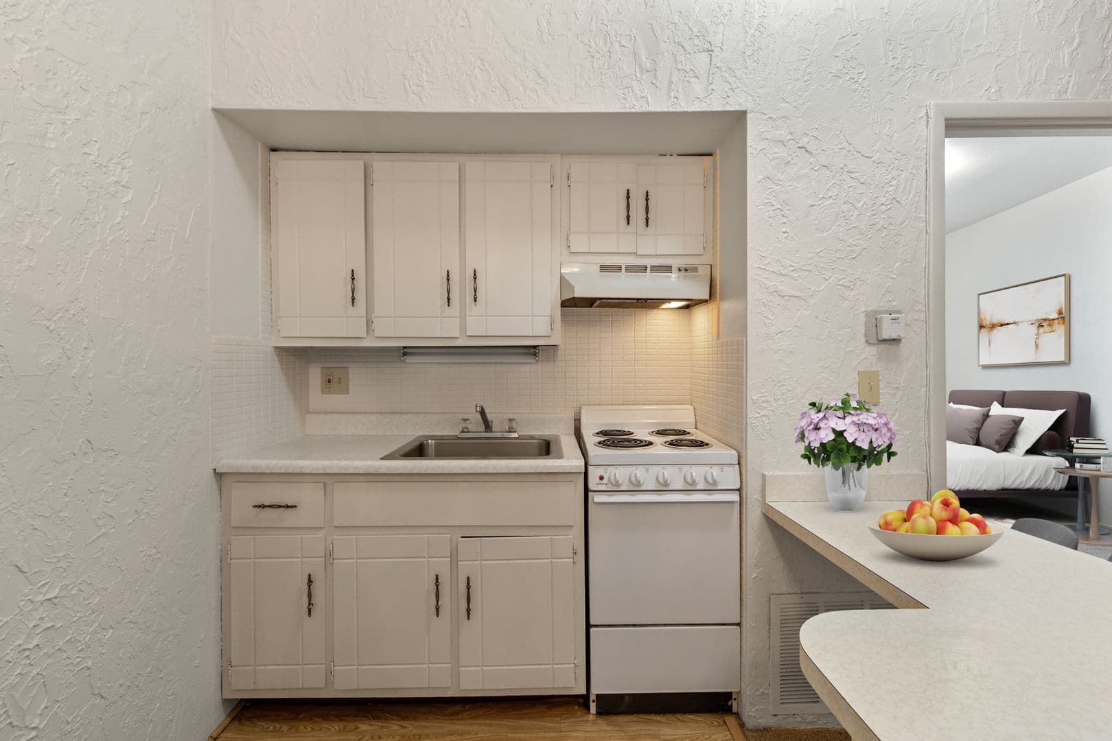 St. Charles Apartment: 800 Cunningham Ave