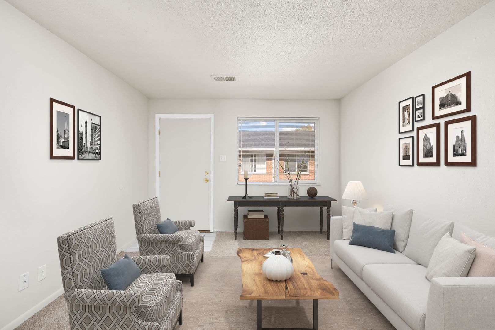 St. Charles Apartment: 901-996 Broadmoor Ln