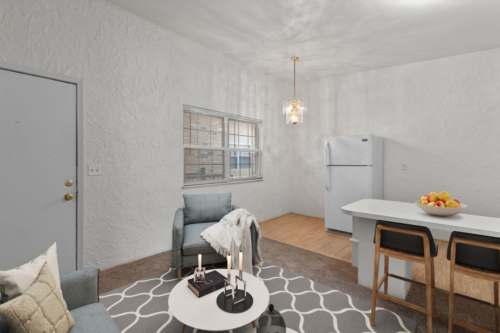 St. Charles Apartment: 800 Cunningham Ave