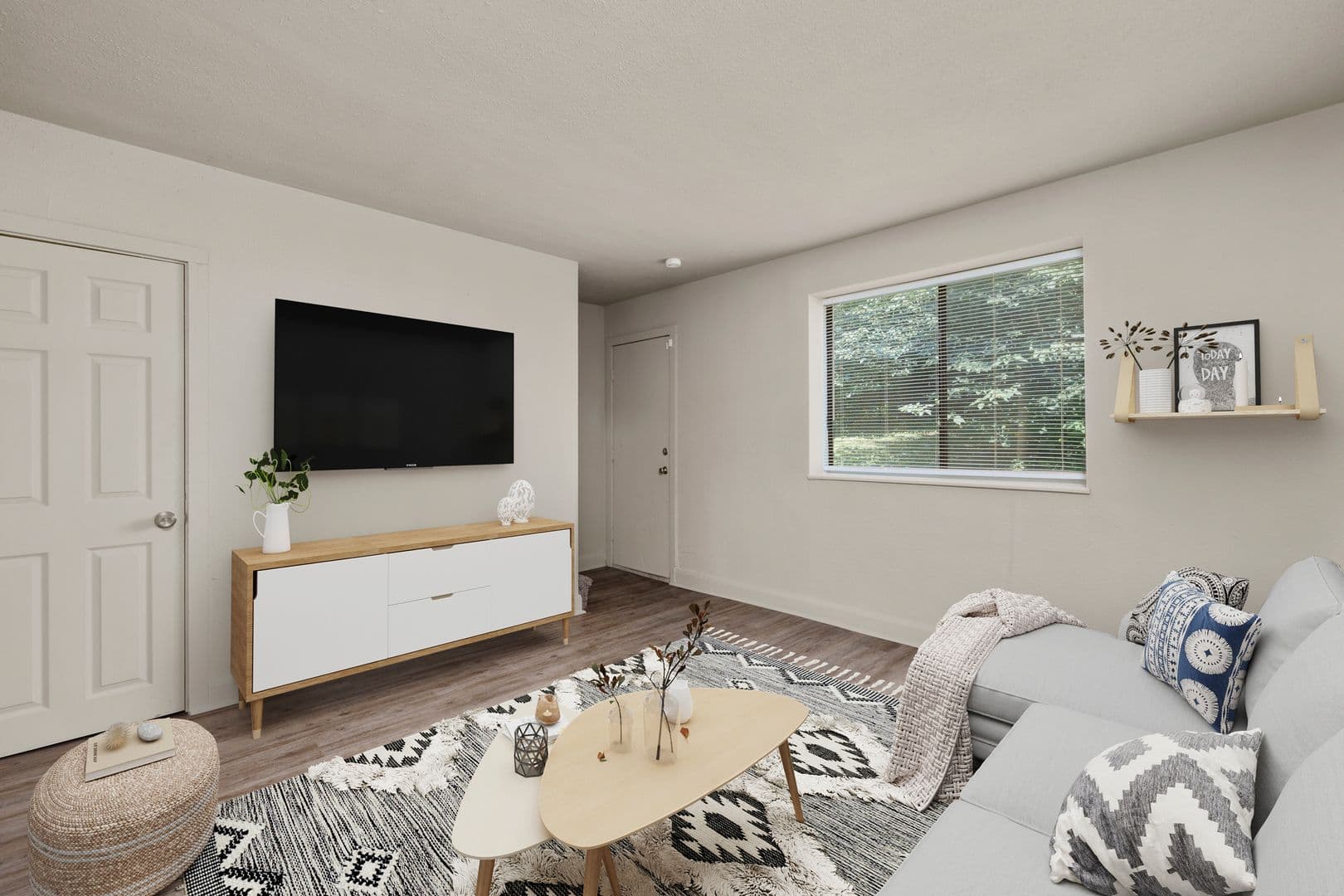 St. Charles Apartment: 1108 Powell St