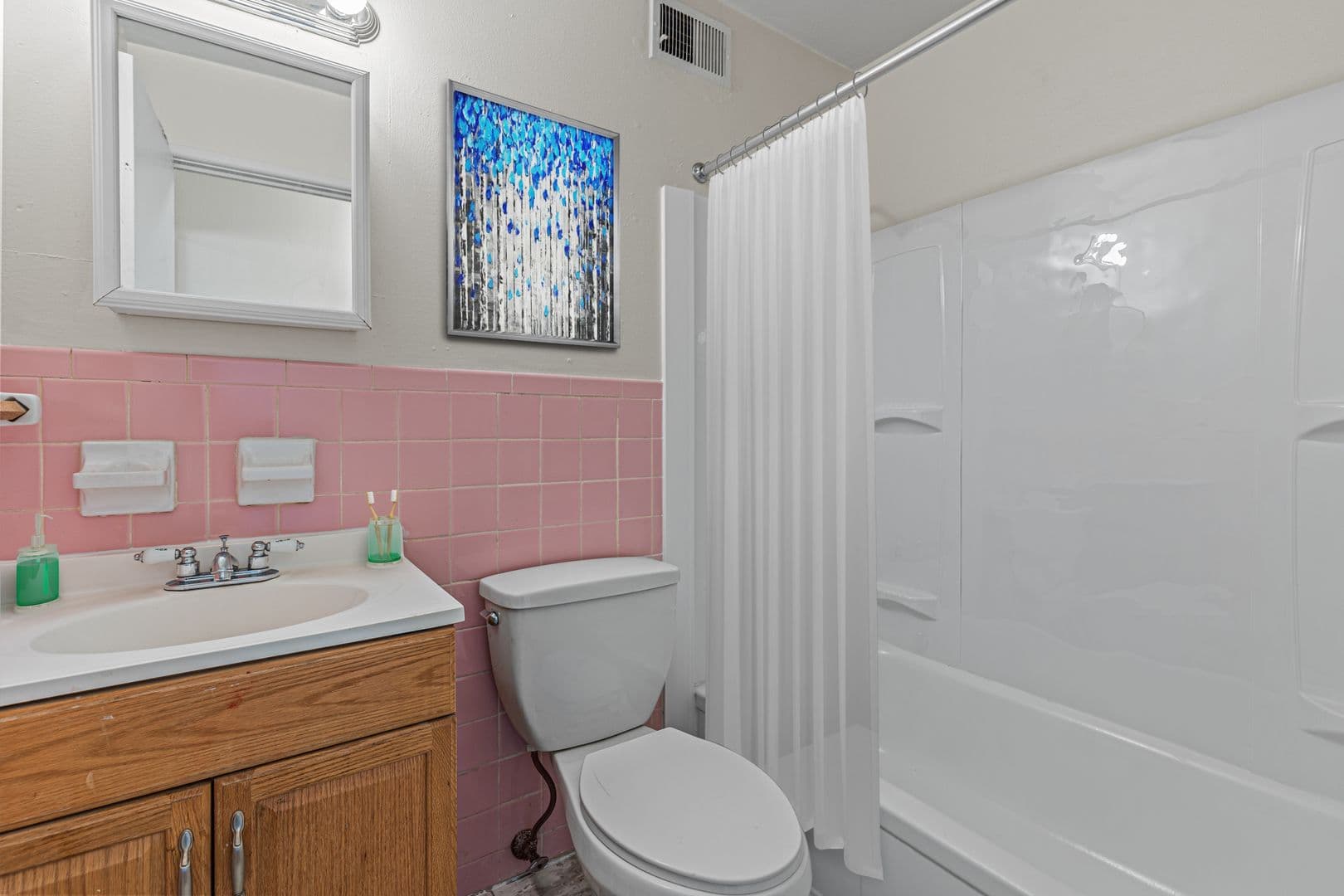 Florissant Apartment: 1975 Charbonier Rd