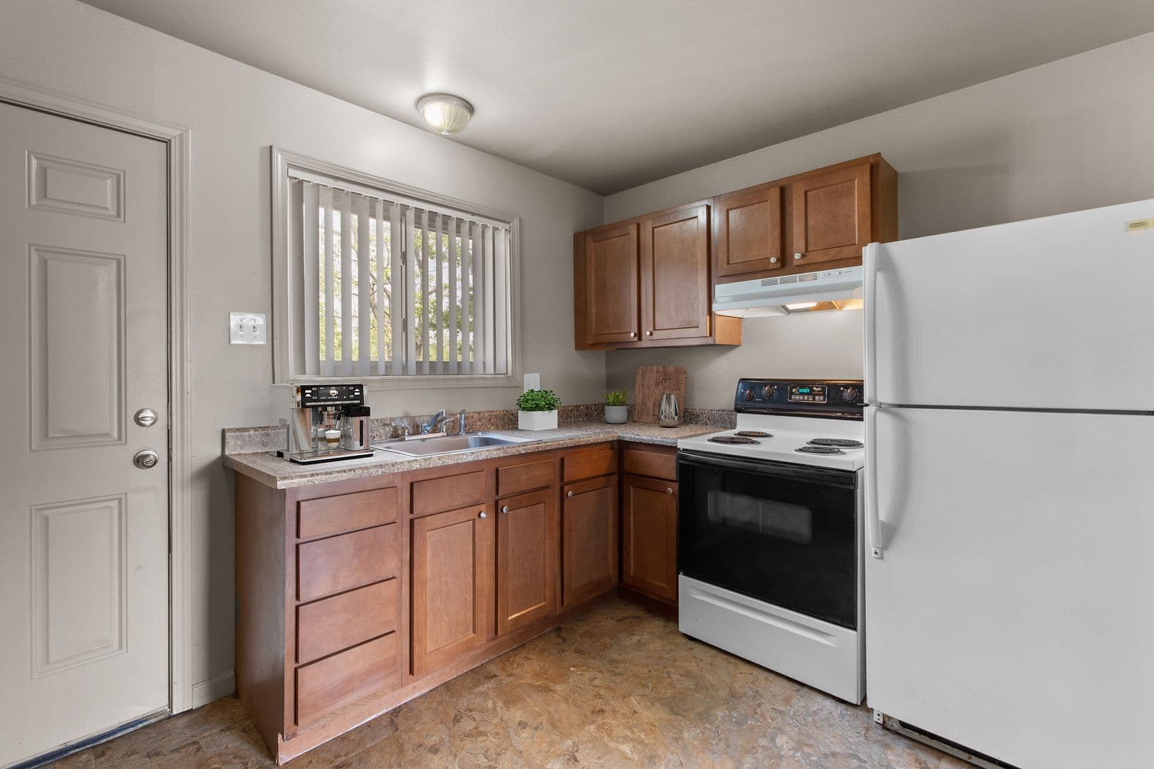Hazelwood Apartment: 2 Teson Garden Walk
