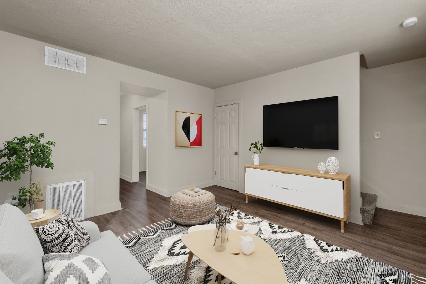 St. Charles Apartment: 1108 Powell St