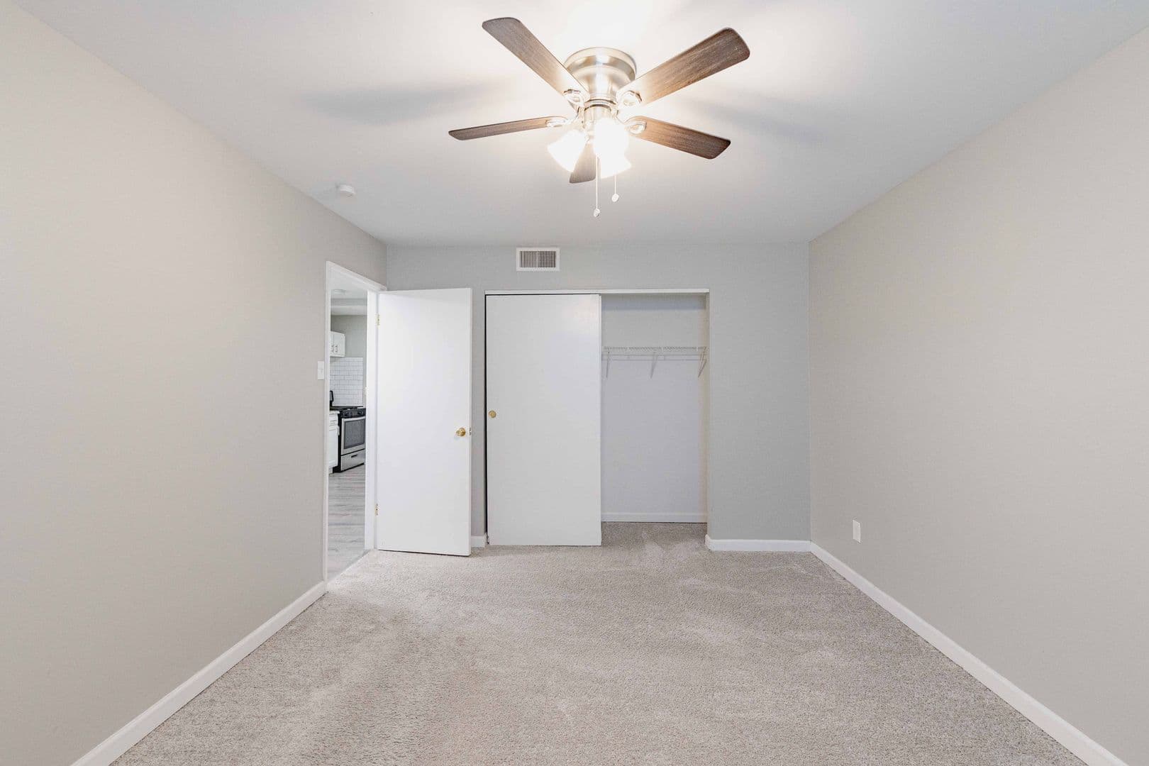 St Louis Apartment: 2616 Union Rd