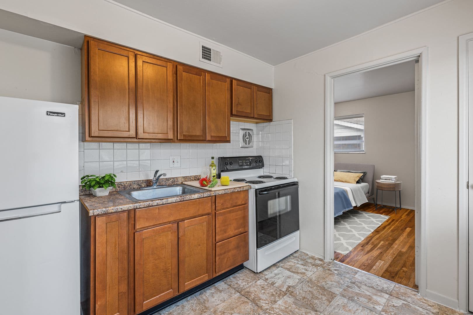 Florissant Apartment: 1975 Charbonier Rd
