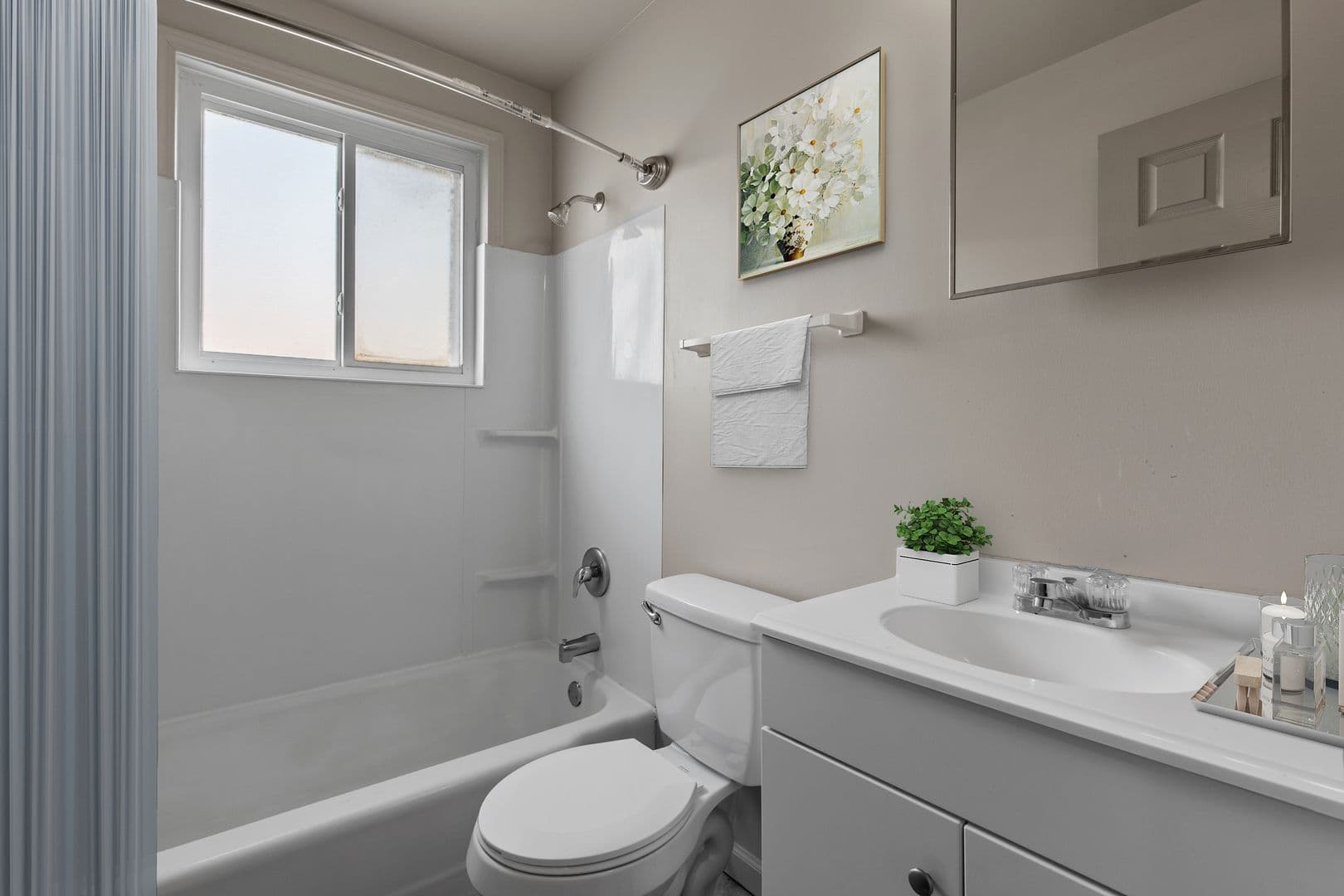 Hazelwood Apartment: 2 Teson Garden Walk