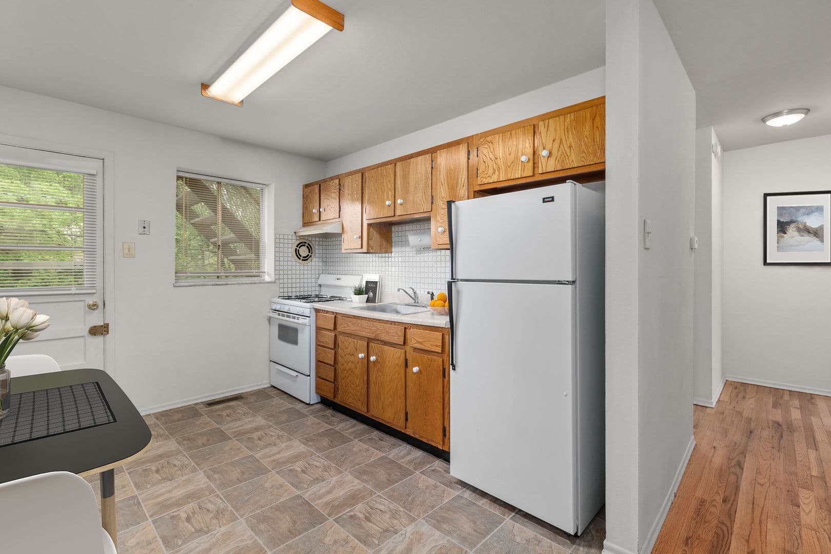 Ballwin Apartment: 242 Leslie Ln