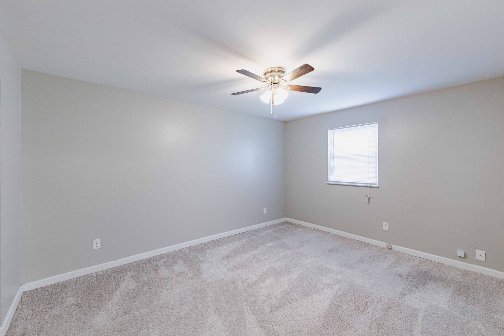 St Louis Apartment: 2616 Union Rd