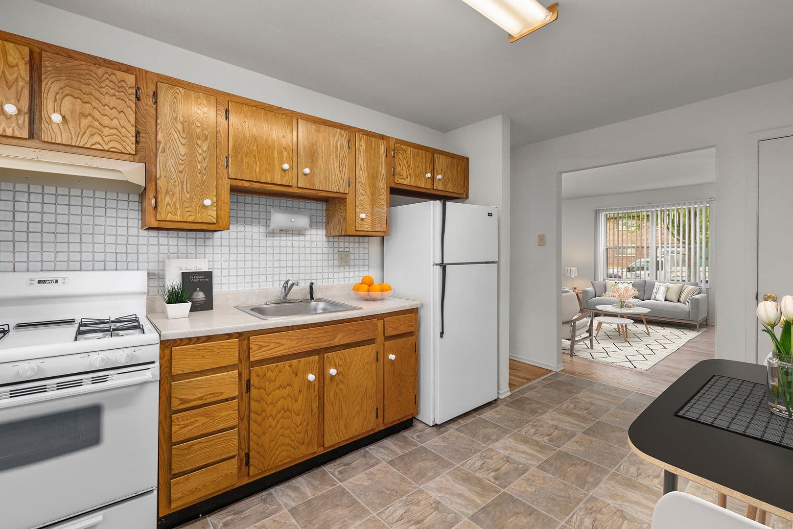 Ballwin Apartment: 242 Leslie Ln