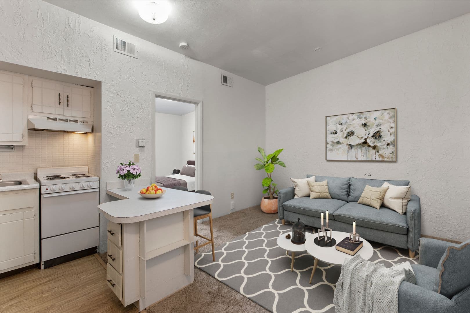 St. Charles Apartment: 800 Cunningham Ave