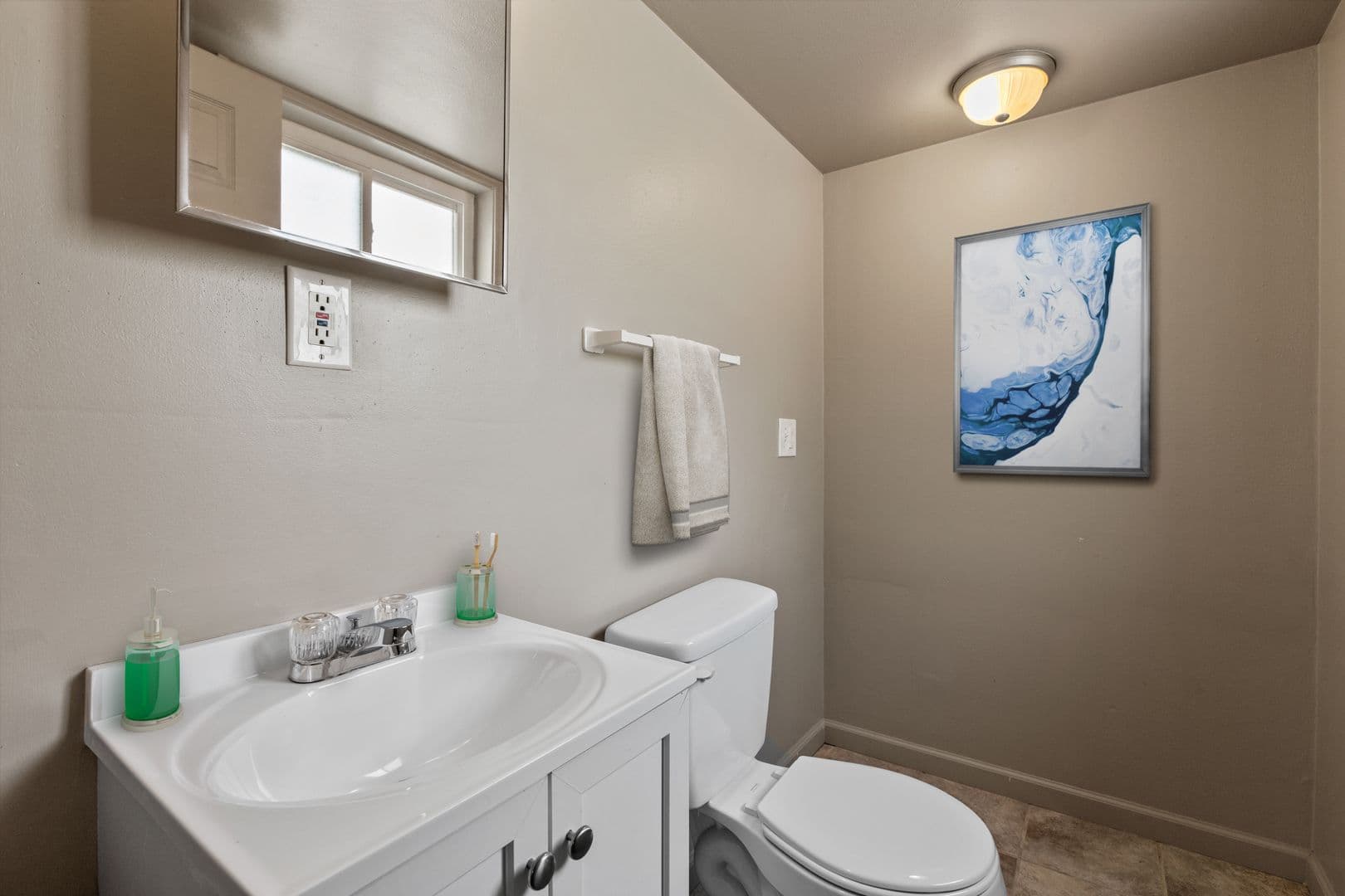 Hazelwood Apartment: 2 Teson Garden Walk