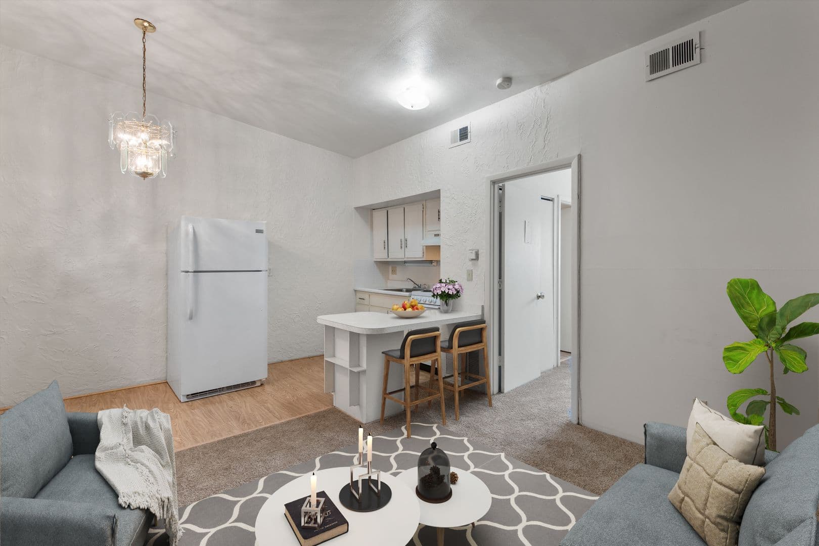 St. Charles Apartment: 800 Cunningham Ave