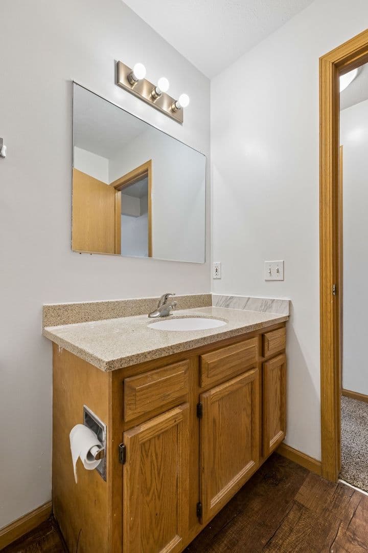 Lincoln Apartment: 600-602 Lamont