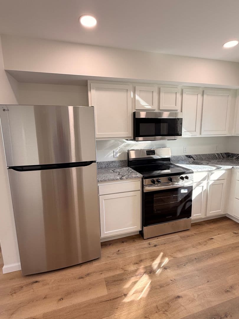 Lancaster Apartment: 826 Washington Ave A, B, C