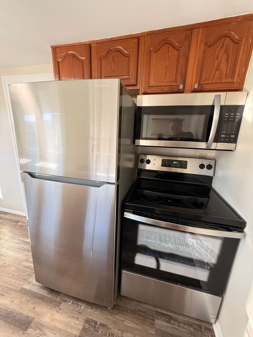 Lancaster Apartment: 750-752 E Wheeling St