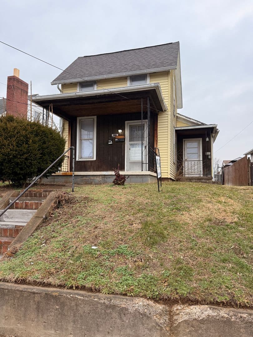 Circleville Apartment: 122 Hayward Ave