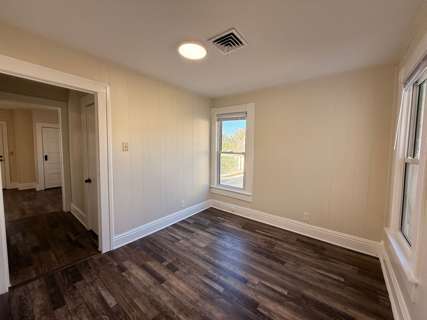 Lancaster Apartment: 750-752 E Wheeling St