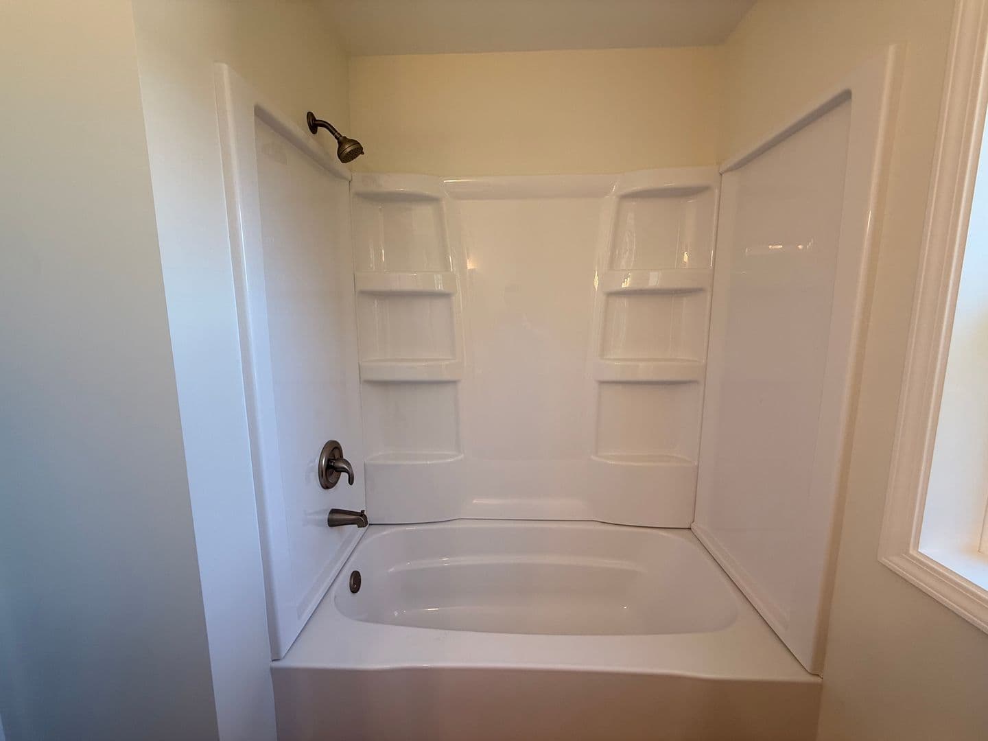 Lancaster Apartment: 826 Washington Ave A, B, C