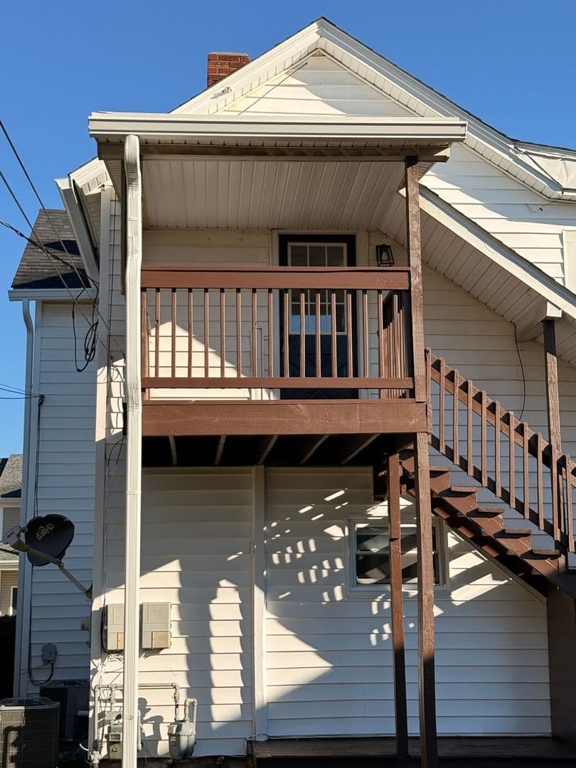 Lancaster Apartment: 750-752 E Wheeling St