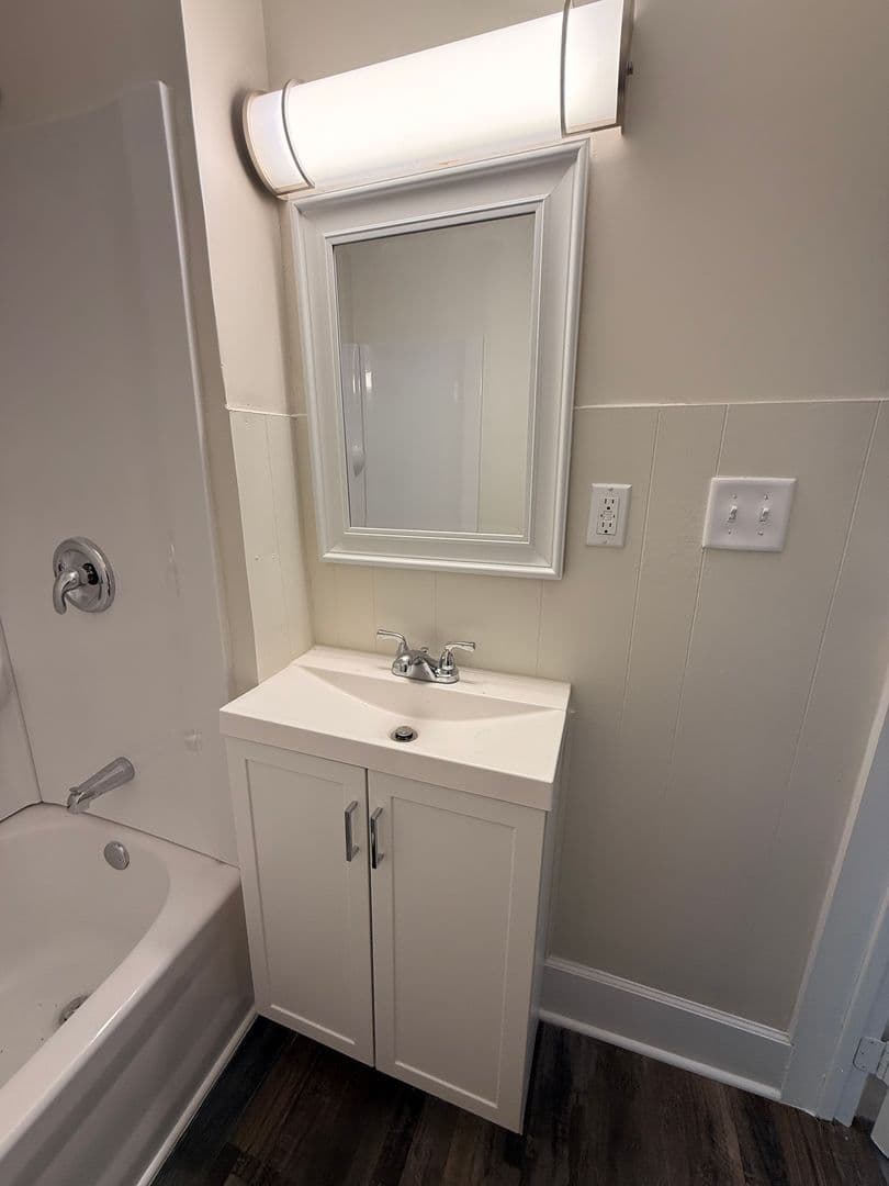 Lancaster Apartment: 750-752 E Wheeling St