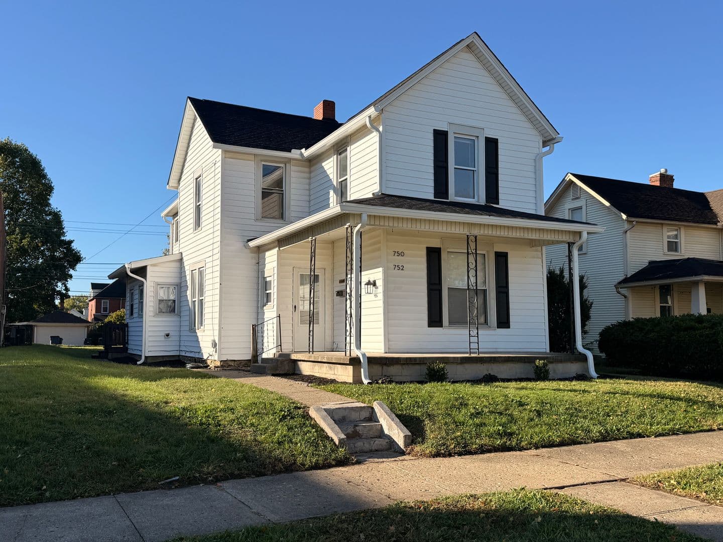 Lancaster Apartment: 750-752 E Wheeling St