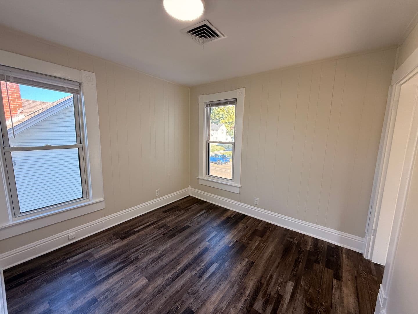 Lancaster Apartment: 750-752 E Wheeling St