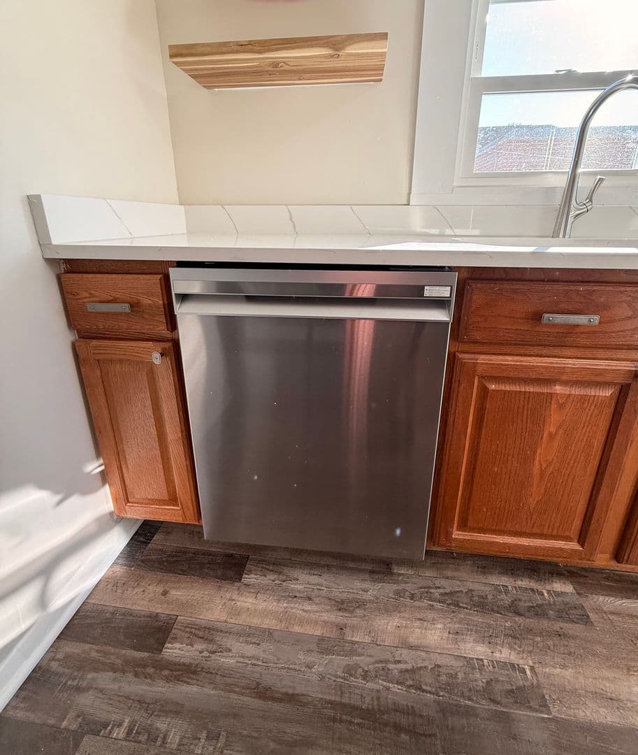 Lancaster Apartment: 750-752 E Wheeling St