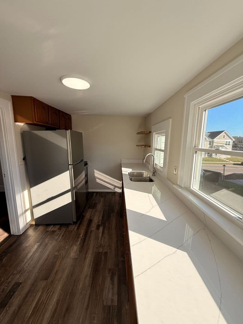 Lancaster Apartment: 750-752 E Wheeling St