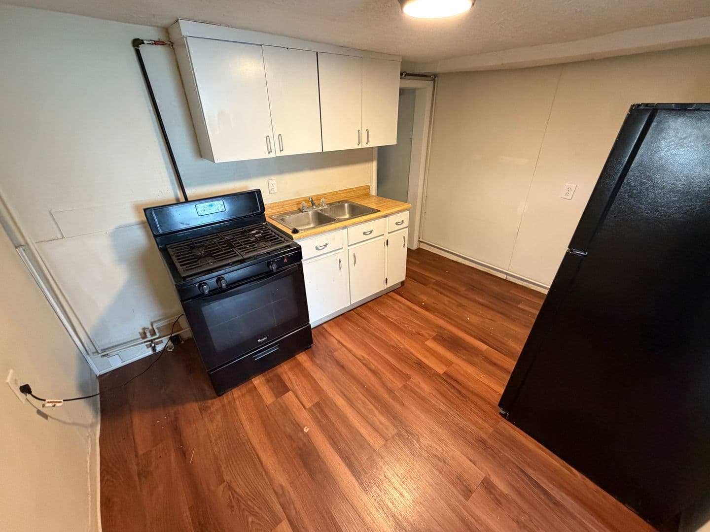 Lancaster Apartment: 803 Garfield Ave