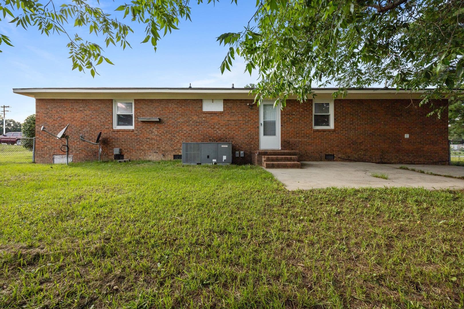 Spring Lake House: 54 Rolling Spring Dr