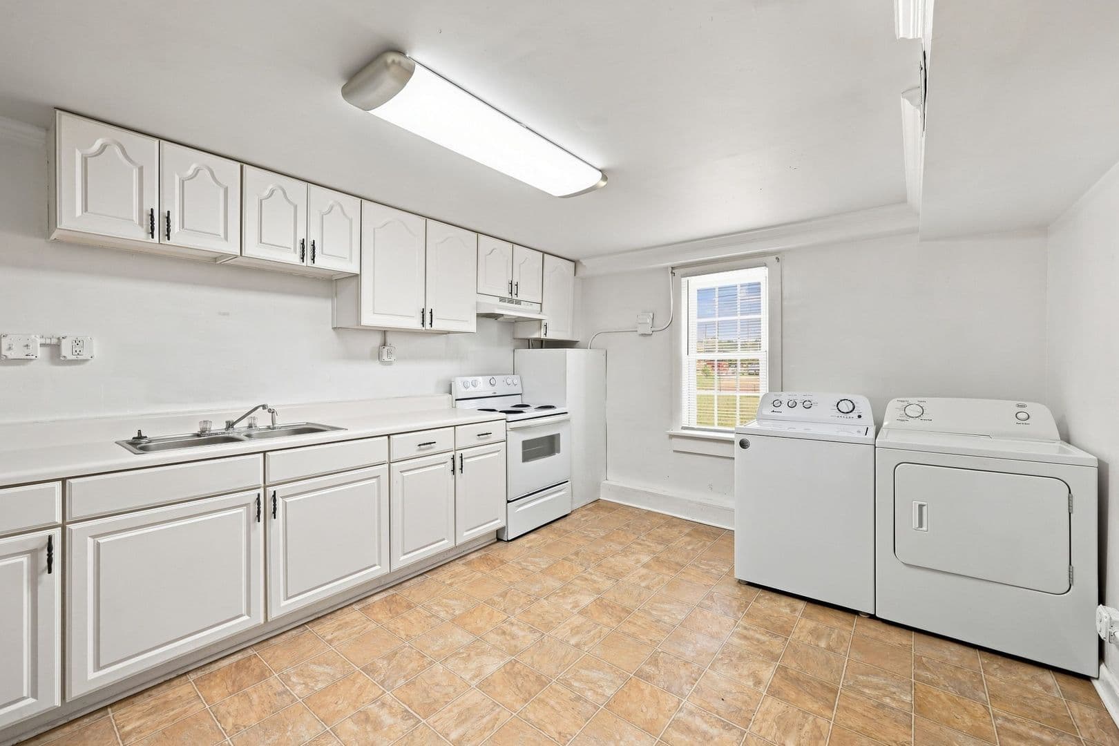 Four Oaks House: 101 E. Woodall St. Apt. D