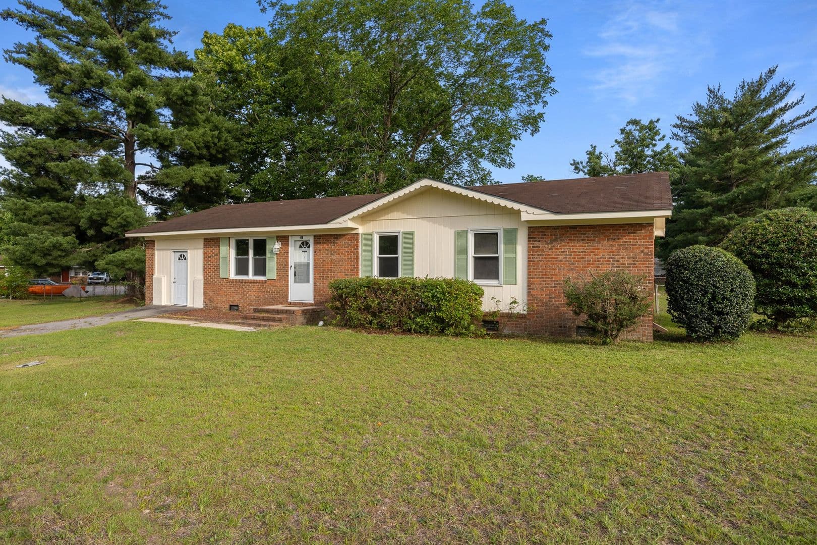 Spring Lake House: 54 Rolling Spring Dr