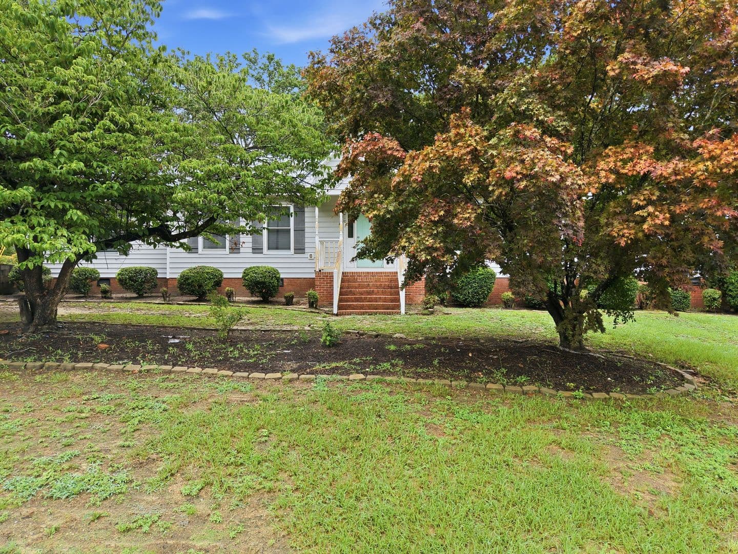 Lillington House: 210 W Old Road Unit B