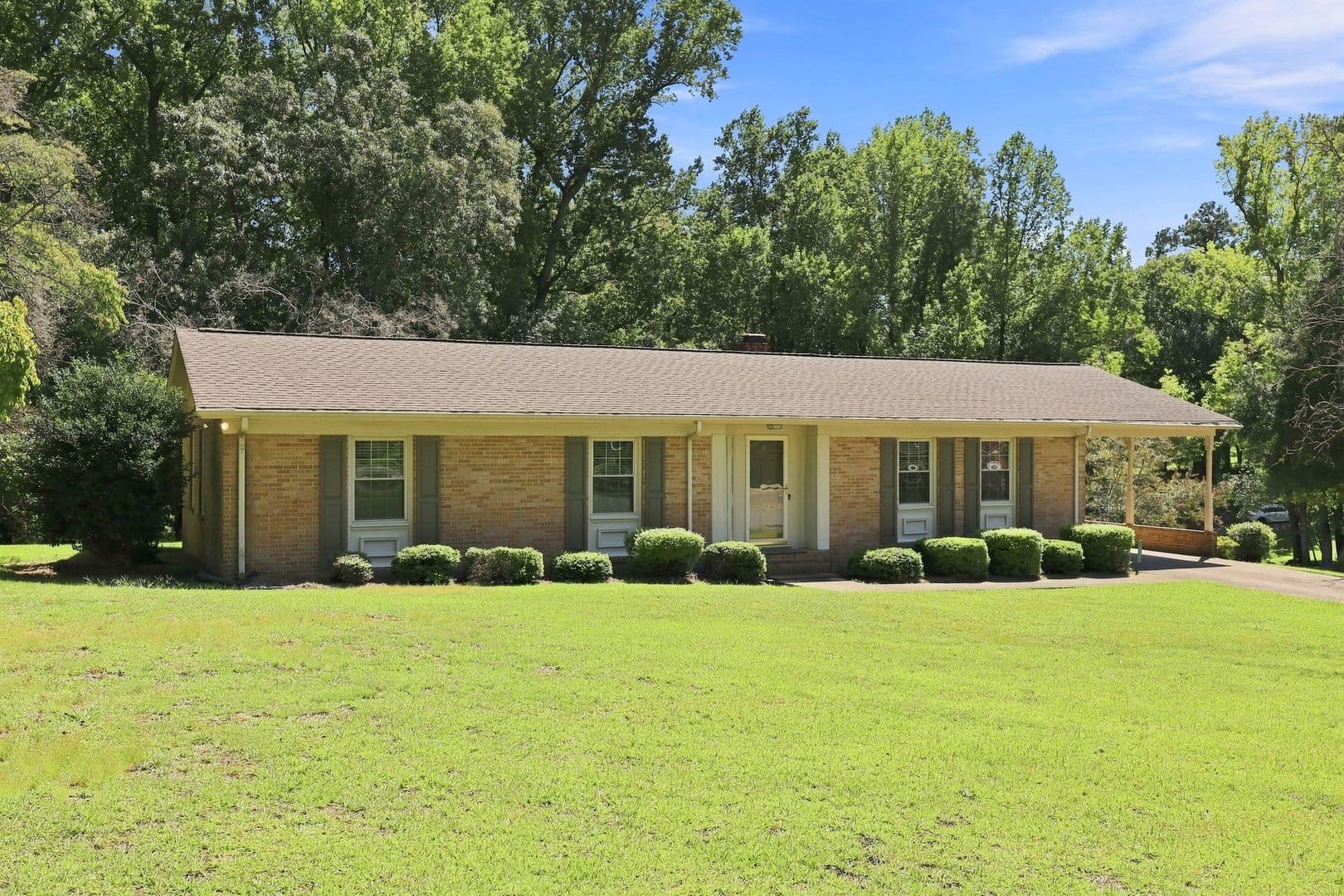 Lillington House: 41 Hillcrest Dr.