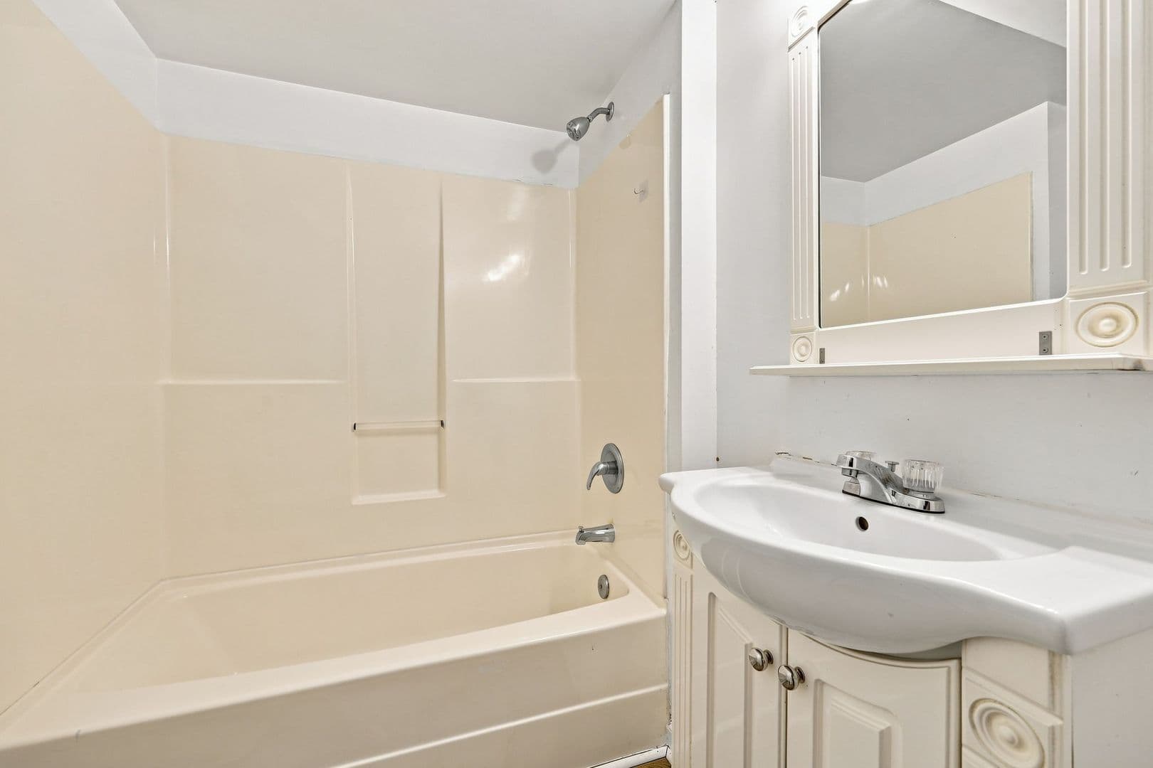 Four Oaks House: 101 E. Woodall St. Apt. D