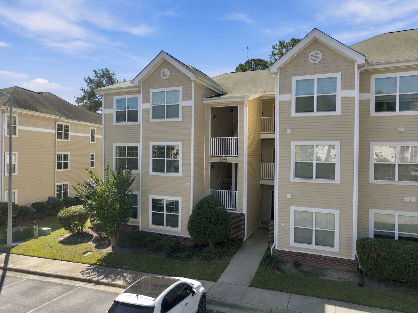 Fayetteville House: 3310 Harbour Pointe Place Unit 5