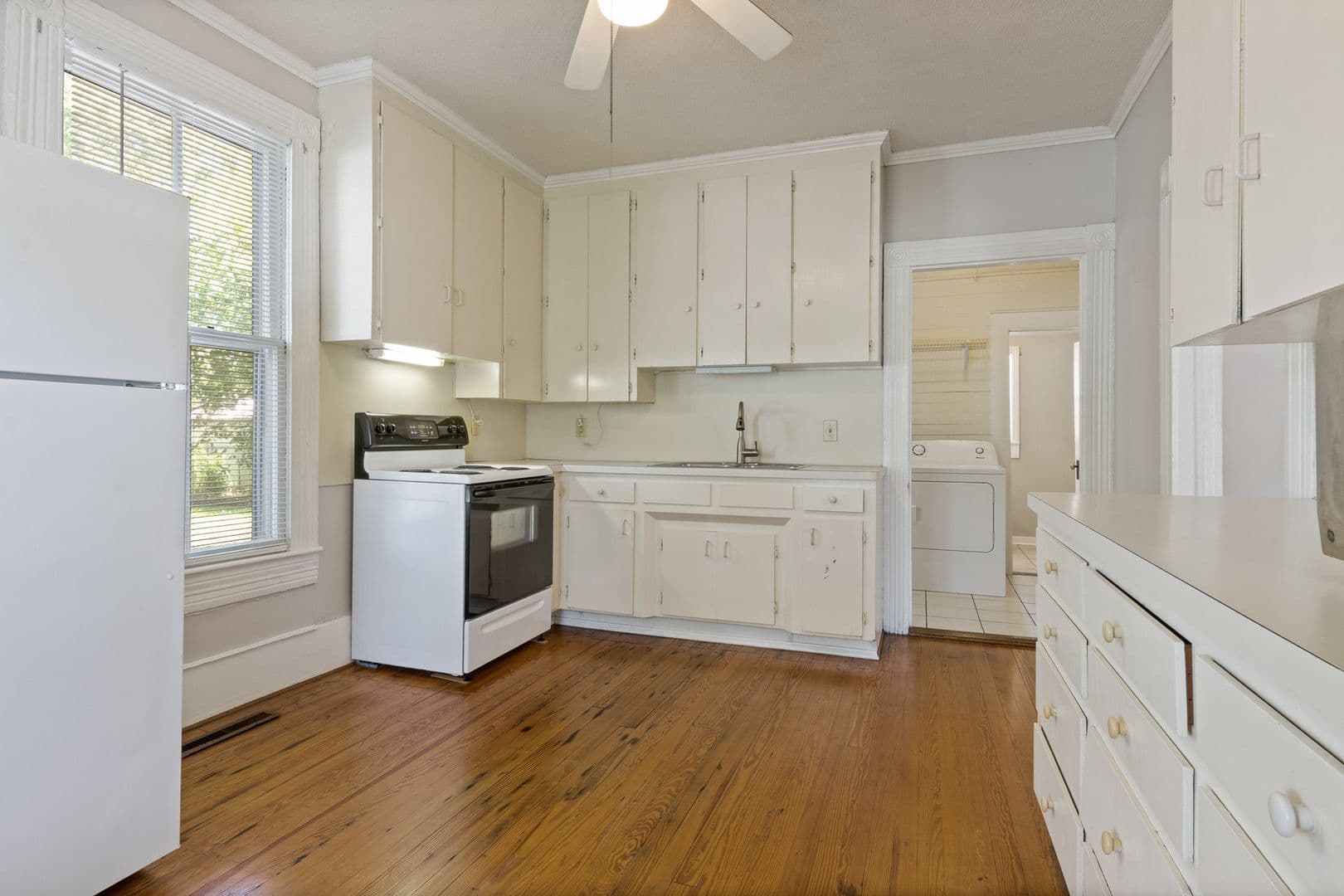 Lillington House: 106 W Ivey St.