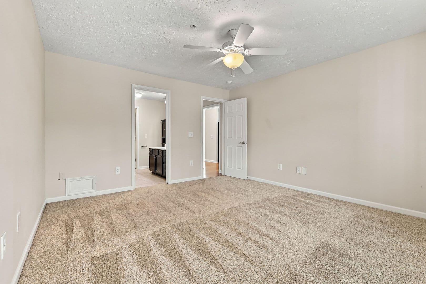 Fayetteville House: 3310 Harbour Pointe Place Unit 5