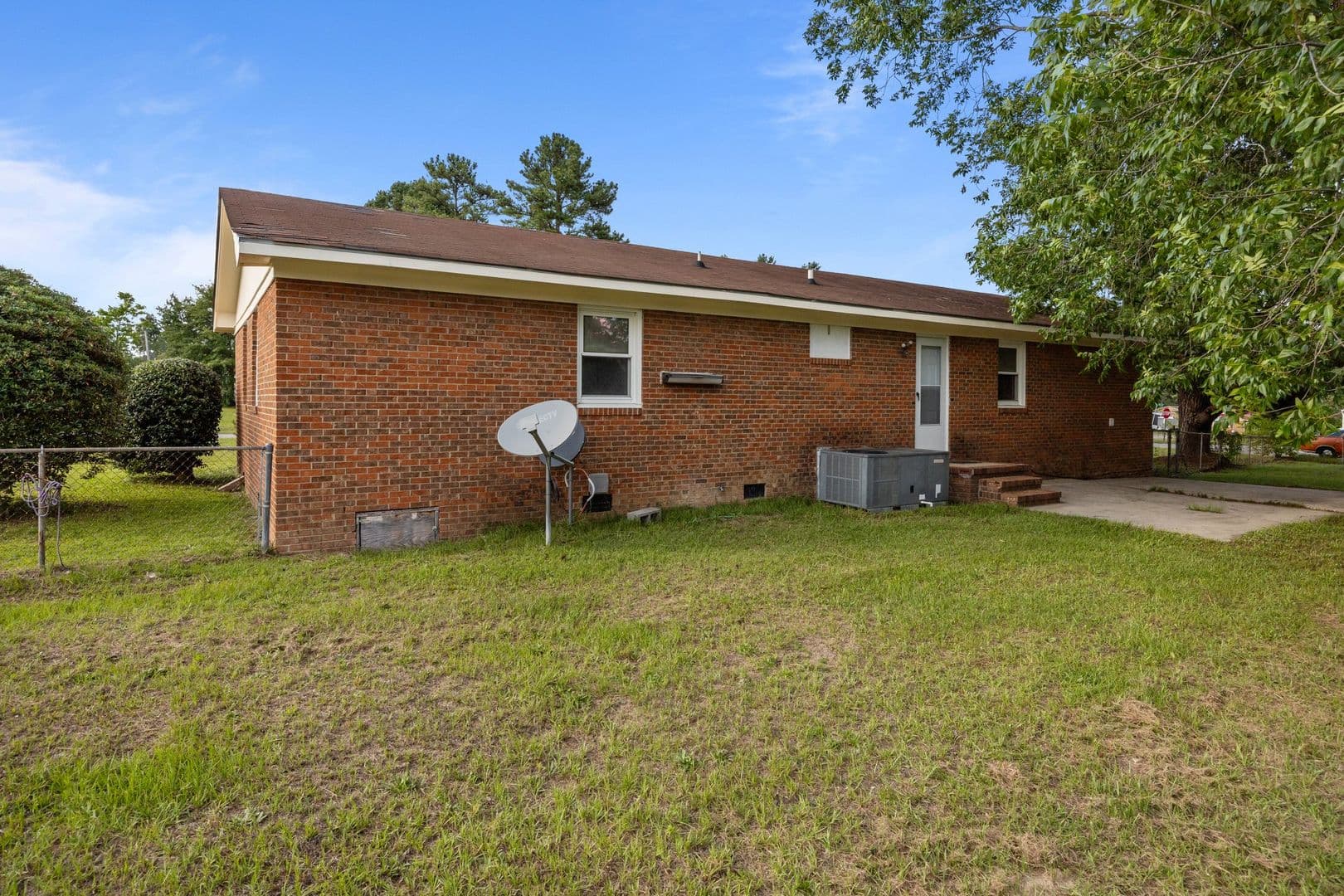 Spring Lake House: 54 Rolling Spring Dr