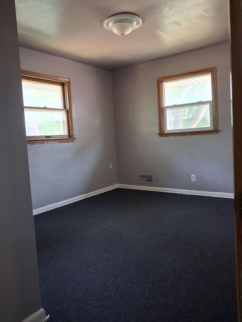 Milwaukee Apartment: 7106 West Congress Street