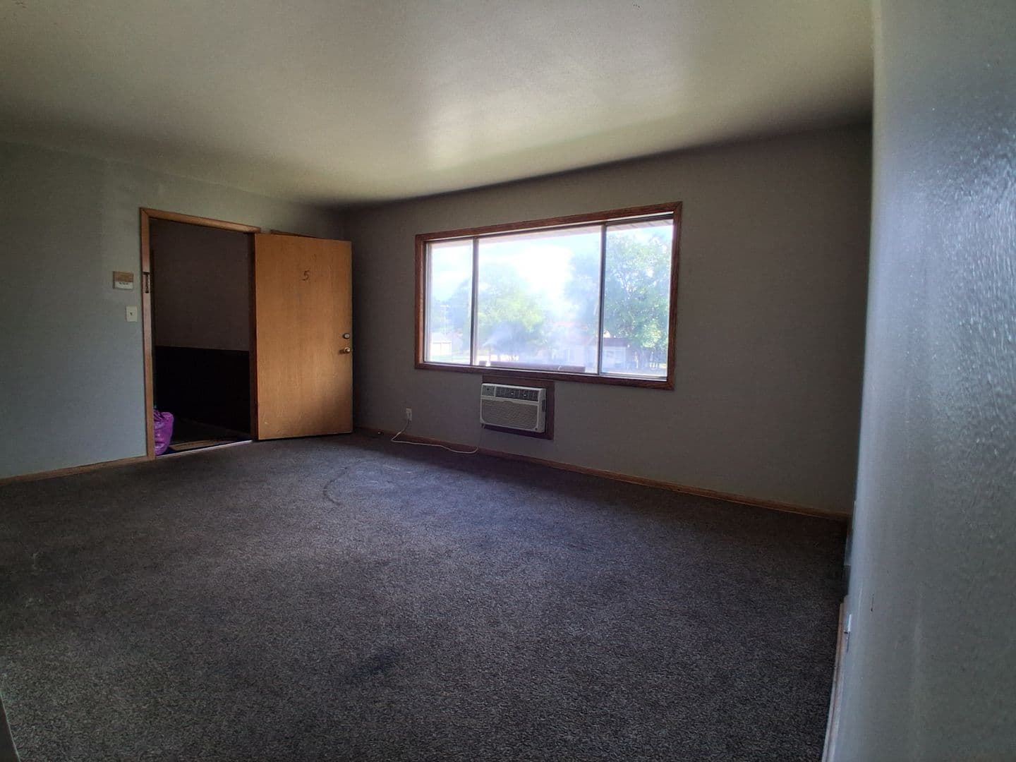 Milwaukee Apartment: 10416 W Hampton Ave