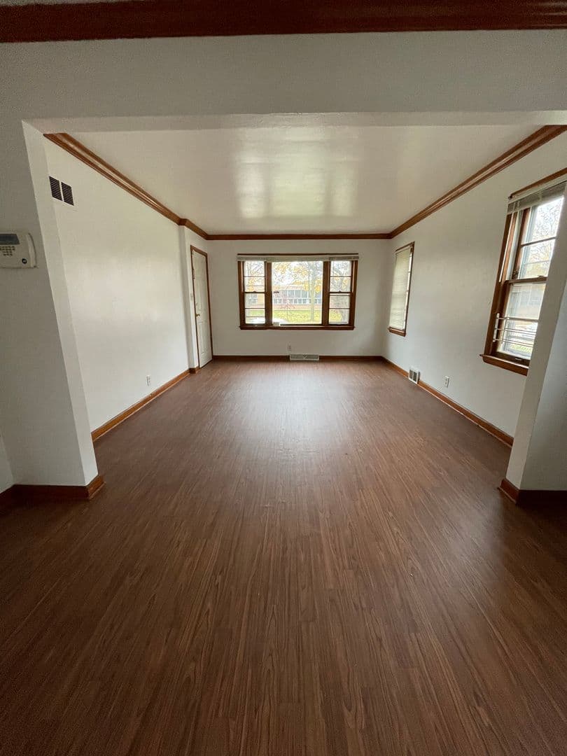Milwaukee Apartment: 3601 N 53rd St
