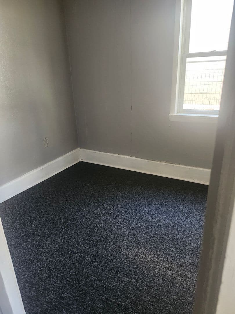 Milwaukee Apartment: 2562 S 9th St