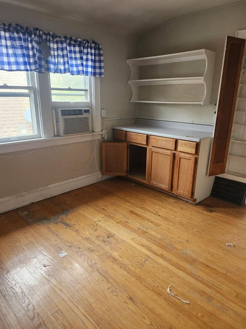 Wauwatosa Apartment: 2330 North 61st Street