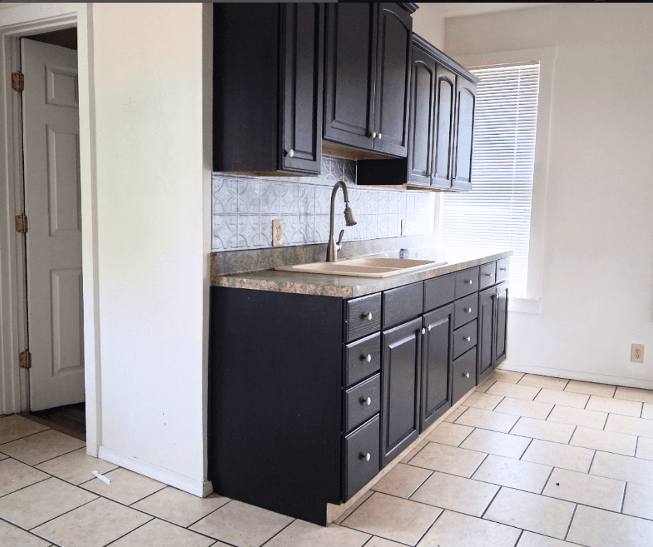 Milwaukee Apartment: 2302 W. Vine Street