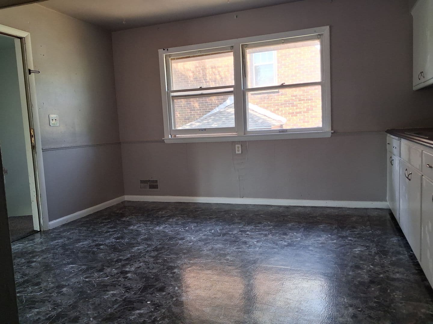 Milwaukee Apartment: 7106 West Congress Street