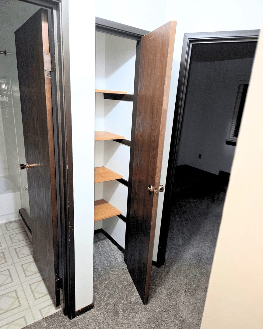 Waukesha Apartment: 1118 Fleetfoot Dr