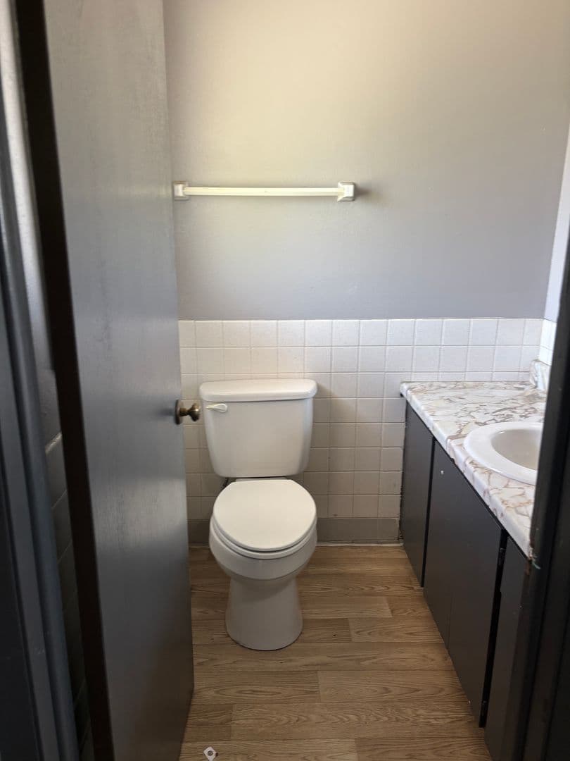 Milwaukee Apartment: 6320 N 91st St