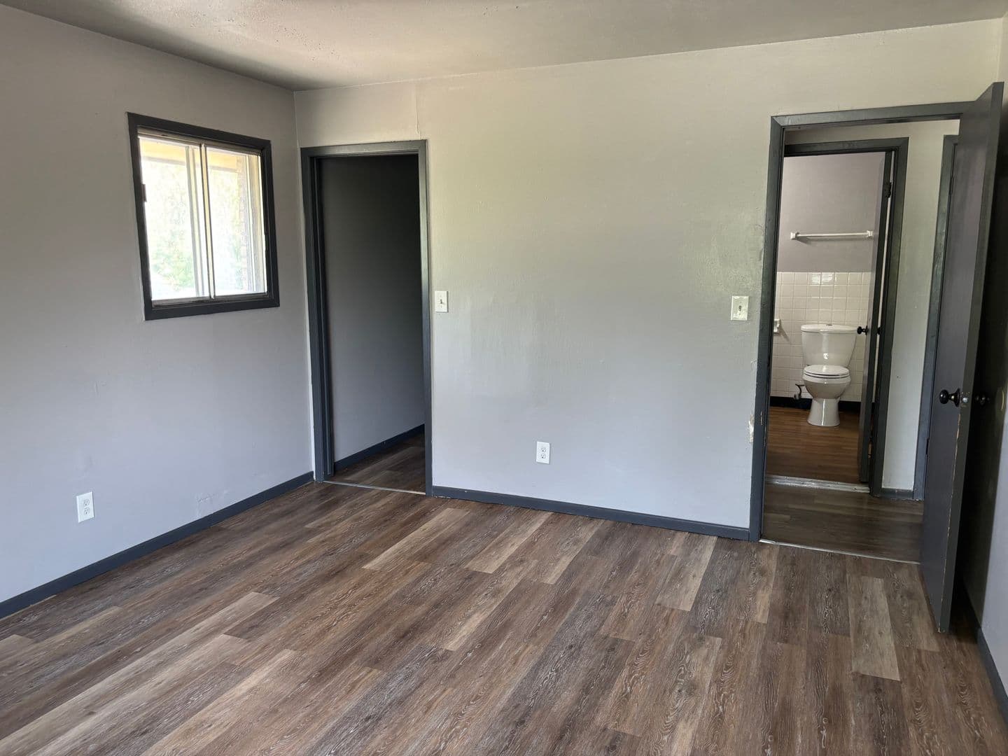 Milwaukee Apartment: 6320 N 91st St
